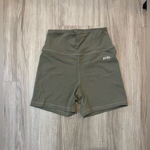 ✨AYBL CORE BRAND WORKOUT SHORTS✨
✨ SIZE: S
✨ NEW W/O TAGS